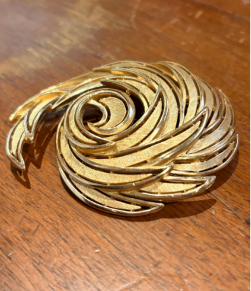 Large Trifari Swirl Gold Tone Brooch