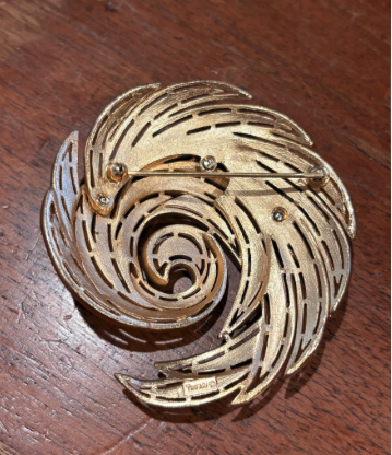 Large Trifari Swirl Gold Tone Brooch