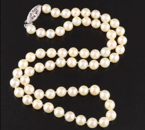Pearl Necklace with 14K White Gold Clasp